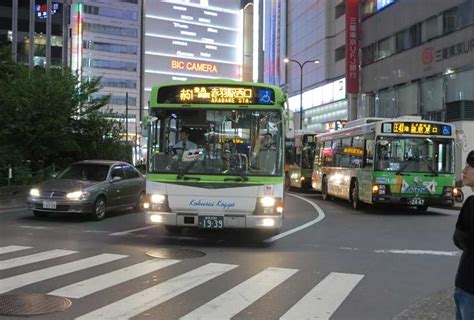 金沢から東京 バス - 旅の思い出と未来の交通